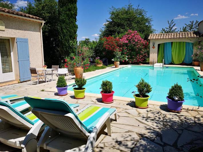 Chambre d’hôte pour 2 personnes, avec Terrasse ainsi que Jardin et Piscine