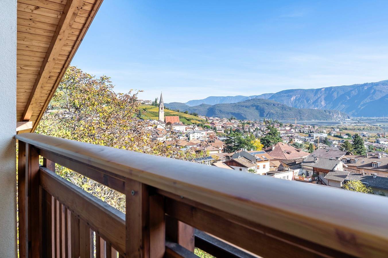 Entire apartment, Apartment 'Kastelaz' with Mountain View, Shared Garden and Wi-Fi in Tramin an der Weinstraße, Nonsberg Group