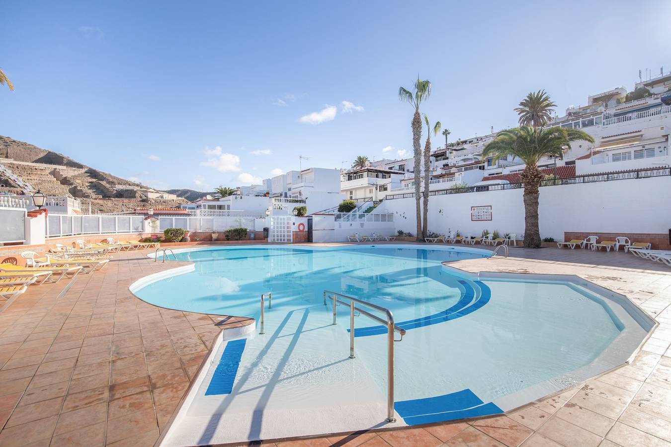 Casa de vacaciones 'Atardecer En Caideros' con vistas al mar, piscina compartida y Wi-Fi in La Verga, Mogán