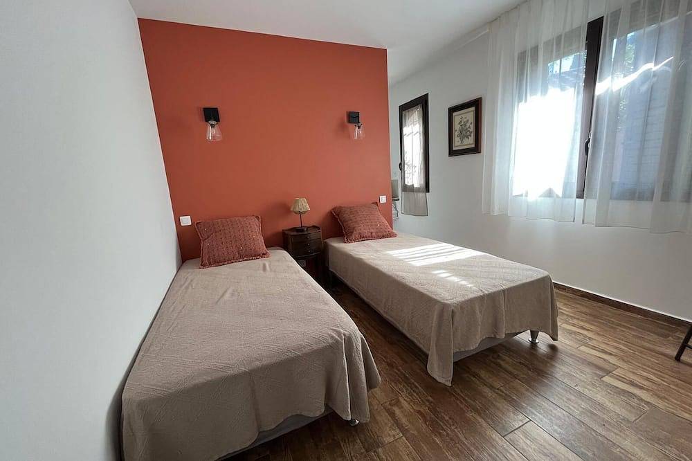 Contemporary Villa In Quiet Location - Swimming Pool in Sainte-Lucie de Porto-Vecchio, Zonza