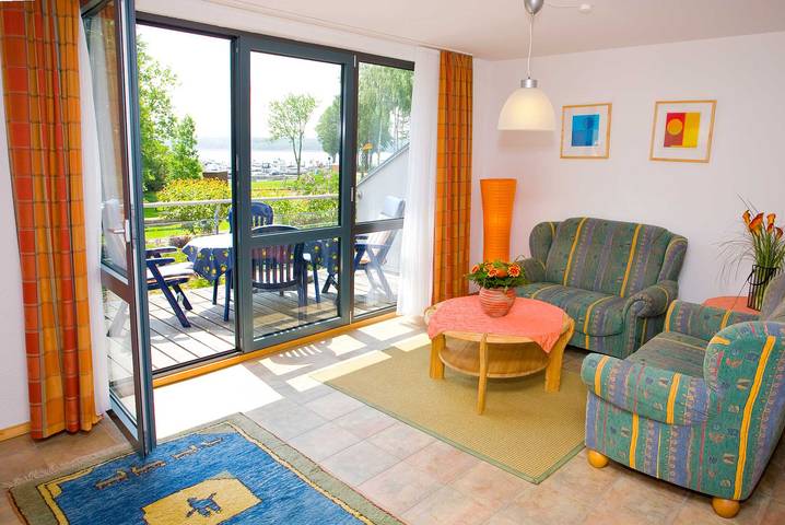 Ferienwohnung für 3 Personen, mit Balkon und Seeblick in Jabel - 2