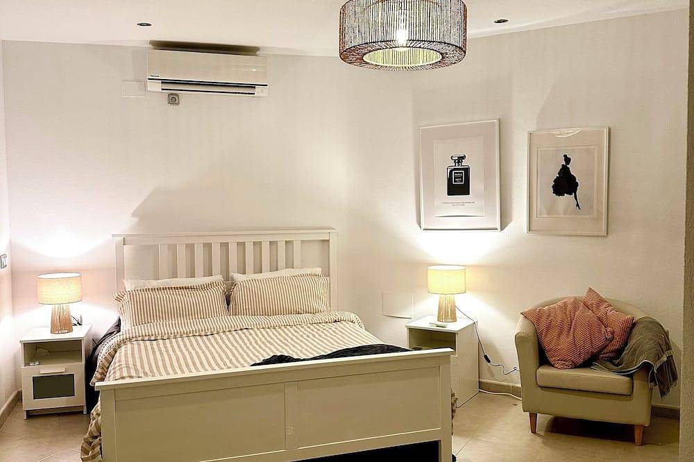 Villa De Lujo De 6 Camas Para 12 Personas Wifi -Mesa De Piscina Con Aire Acondicionado- Sky Tv in San Miguel de Salinas, Costa Blanca