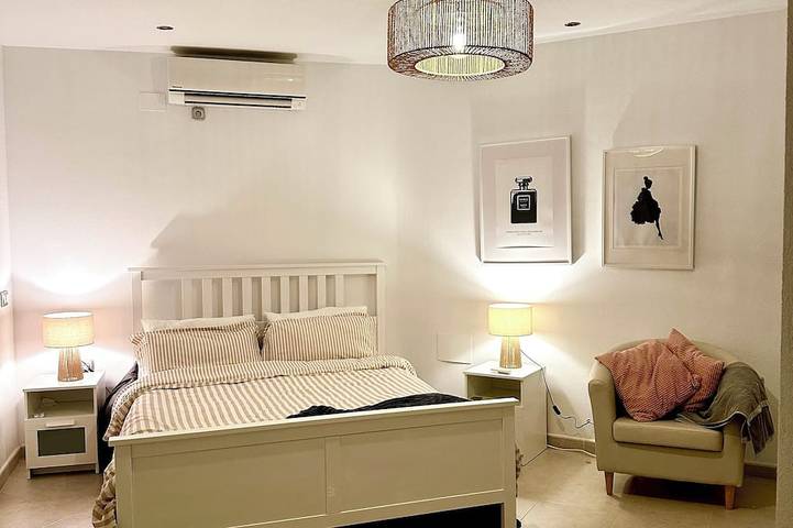 Villa De Luxe 6 Chambres Avec 12 Wifi - Table De Piscine - Tv Sky in San Miguel de Salinas, Costa Blanca