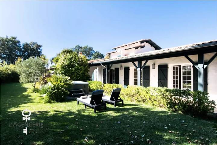 Villa pour 8 personnes, avec jardin, animaux acceptés à Seignosse