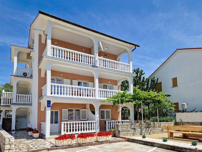 Ferienwohnung für 3 Personen, mit Ausblick und Terrasse auf Rab