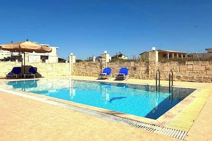 Ferienwohnung für 6 Personen, mit Balkon und Pool sowie Garten - 1