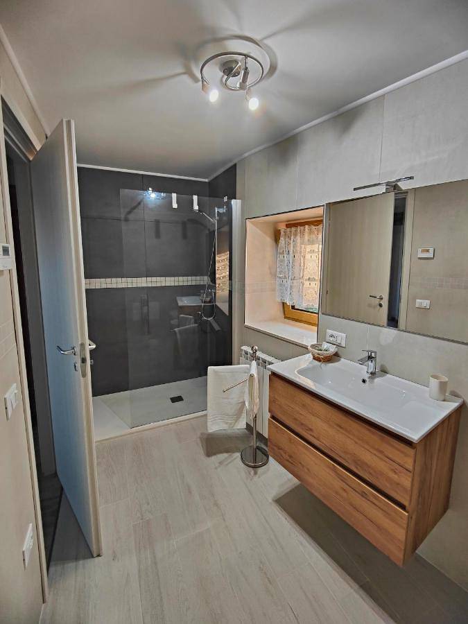 Gîte pour 2 personnes, avec jardin ainsi que vue et terrasse à Tolmezzo - 3