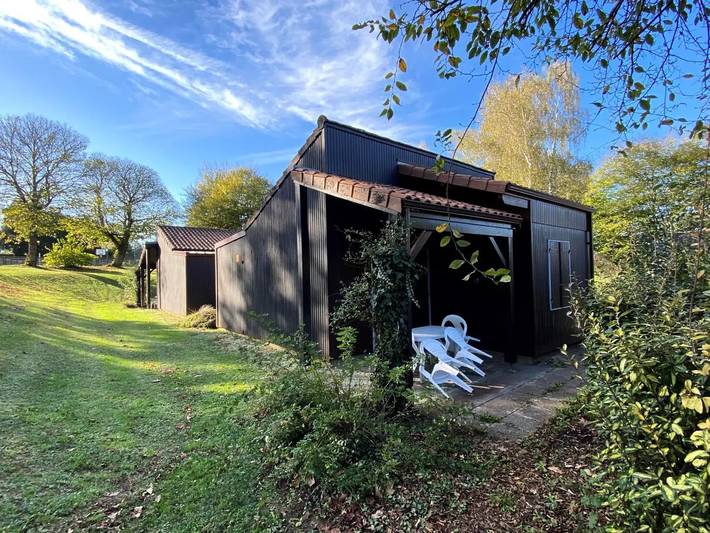 Gîte pour 5 personnes, avec piscine et jardin, animaux acceptés