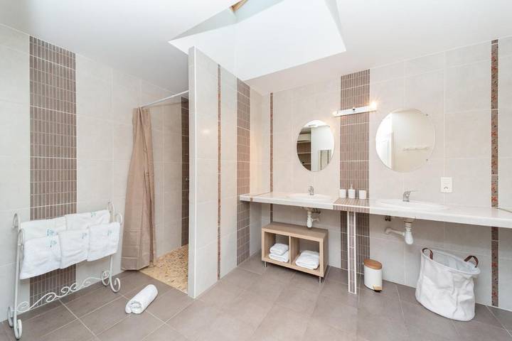 Location de vacances pour 8 personnes, avec vue et terrasse à Saint-Ciers-du-Taillon - 4