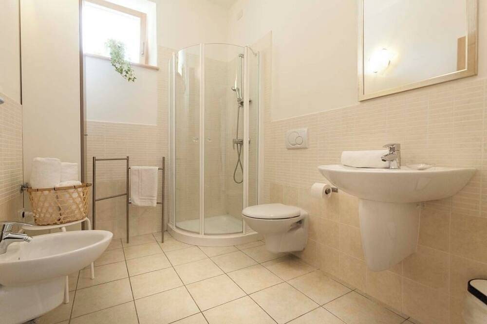 Ganze Wohnung, Al Vigneto Olivo Apartment 2 persons in Dro, Gardasee-Berge