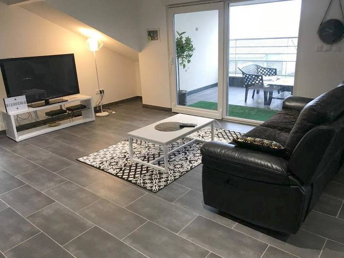Gîte pour 6 personnes, avec Balcon et Terrasse ainsi que Jardin et Vue dans Macheren