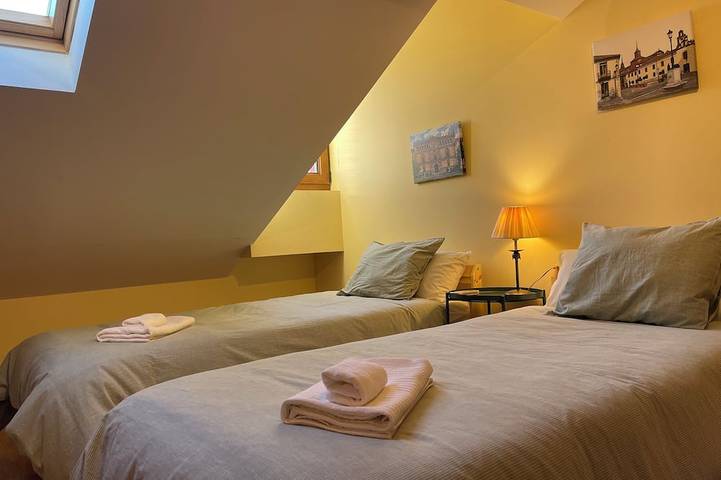 Apartamento entero, El Refugio de Cervantes, familiar, histórico y encantador. in Alcalá de Henares, Área Metropolitana de Madrid