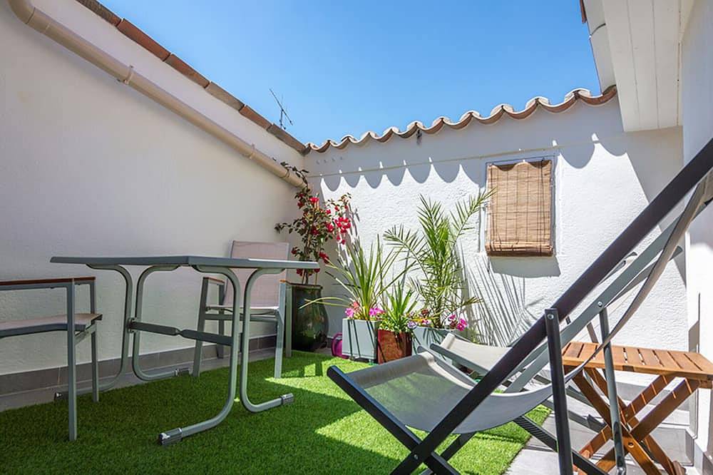 Ganze Wohnung, Renoviertes Dorfhaus, ruhige Terrasse, Parkplatz in Mèze, Mittelmeerküste (Frankreich)
