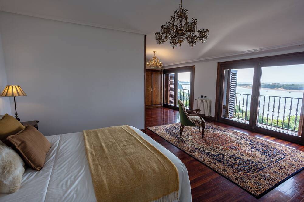 Villa Lara in Mogro, Miengo
