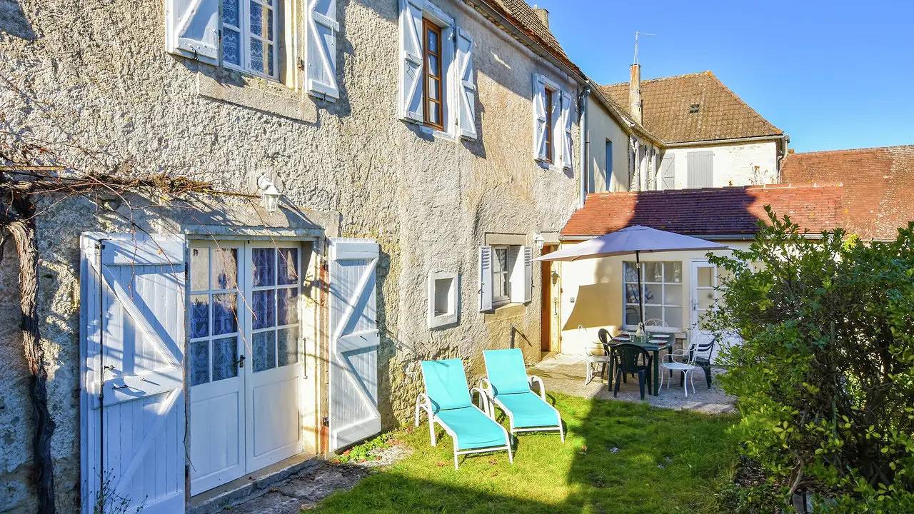 Holiday home for 5 people with garden in Montfaucon (Lot), Quercy