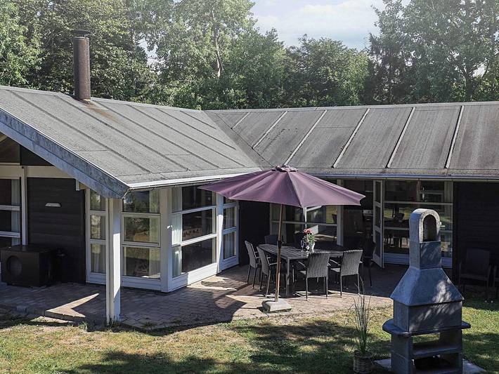 Ferienhaus für 10 Personen, mit Terrasse und Sauna sowie Balkon/Terrasse und Pool, mit Haustier in Marielyst