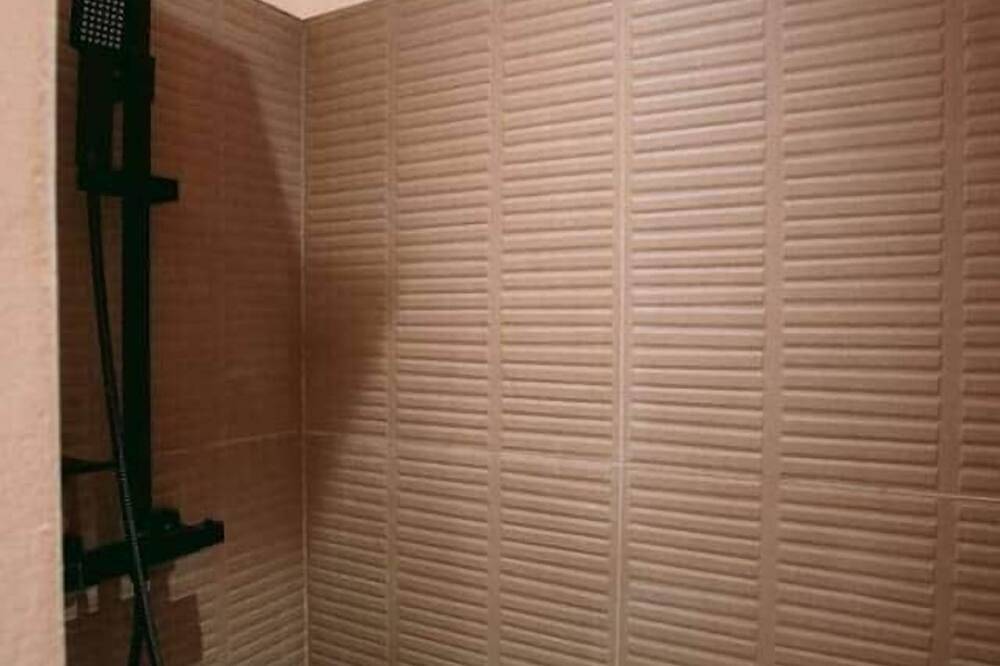 Entire apartment, Georges’ Garden – 151 in Périgueux, Périgord Blanc