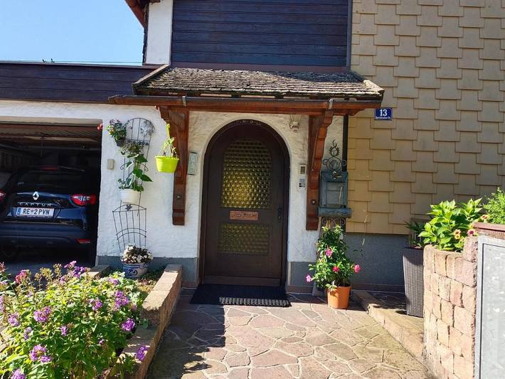 Ferienwohnung für 6 Personen, mit Balkon und Garten sowie Ausblick in Reutte - 2