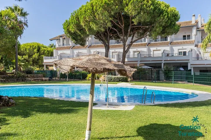 Casa de vacaciones para 4 personas, con piscina además de jardín y vistas - 1