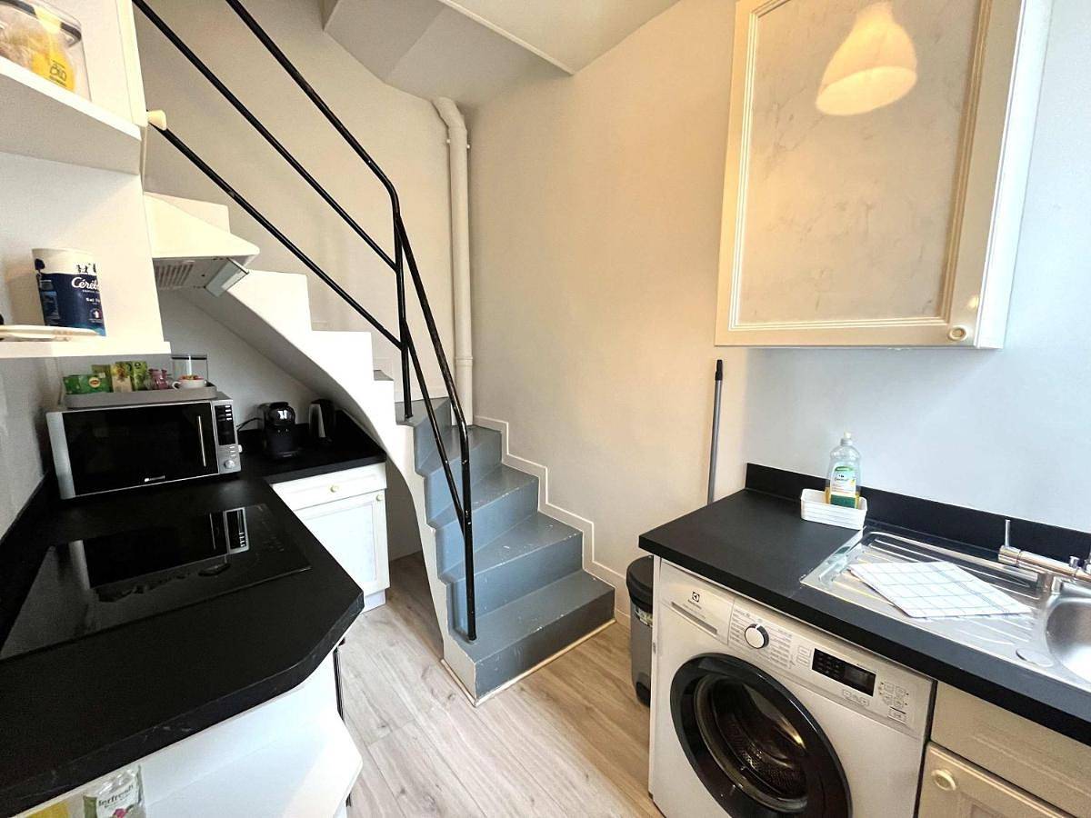 Appartement entier, City Center - Duplex Studio - Close to Rer in Saint-Germain-en-Laye, Yvelines