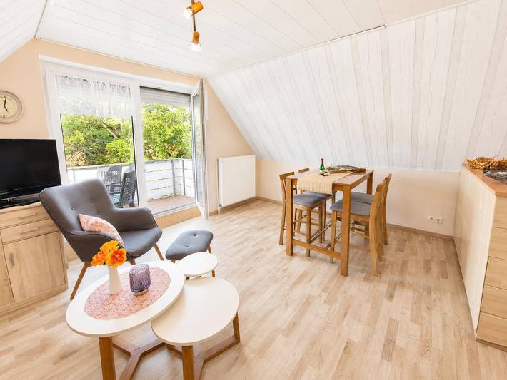 Ferienwohnung für 3 Personen, mit Garten und Terrasse in Neuharlingersiel
