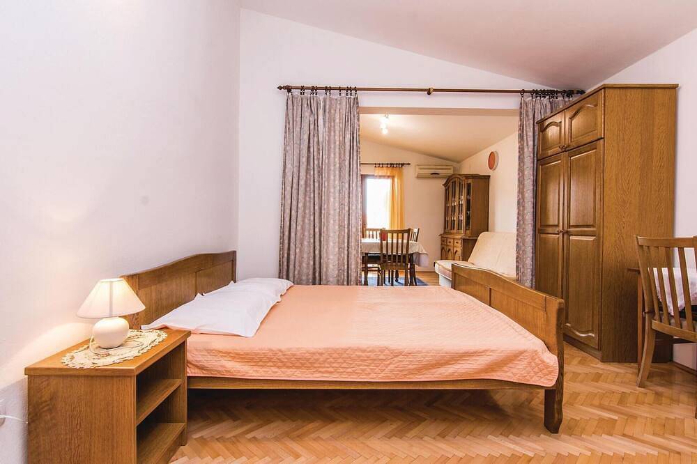 Ganze Wohnung, Wunderschöne 4-Zimmer-Wohnung in Starigrad in Starigrad Paklenica, Starigrad
