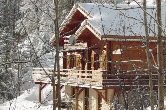 Location de vacances pour 5 personnes, avec Terrasse ainsi que Vue et Vue sur le lac à Mijoux