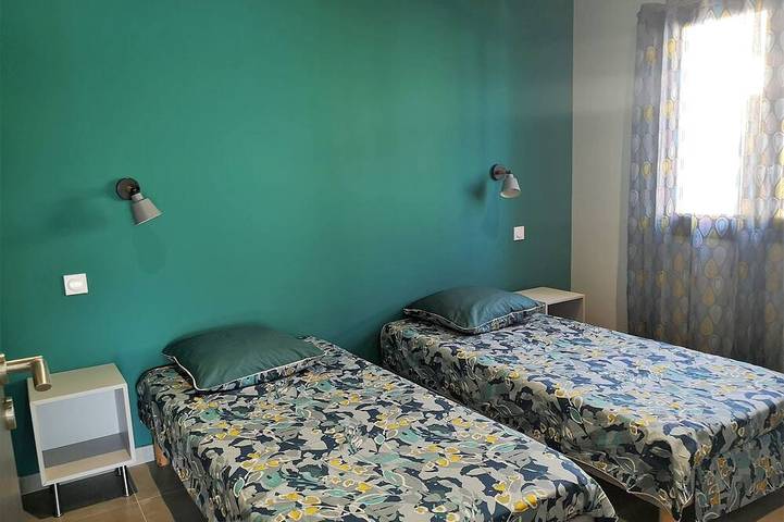 Location de vacances pour 6 personnes, avec terrasse et jardin dans Prunete - 2