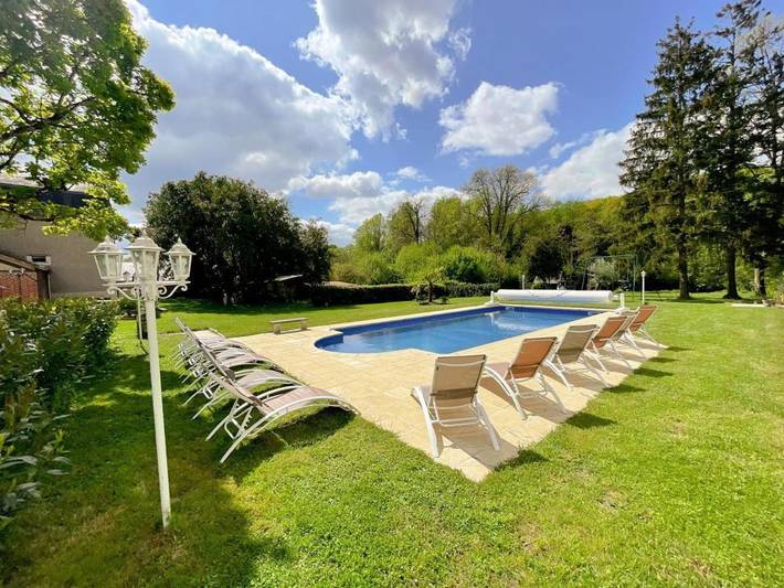 Location de vacances pour 12 personnes, avec Terrasse ainsi que Jardin et Piscine à Saint-Ouen-les-Vignes