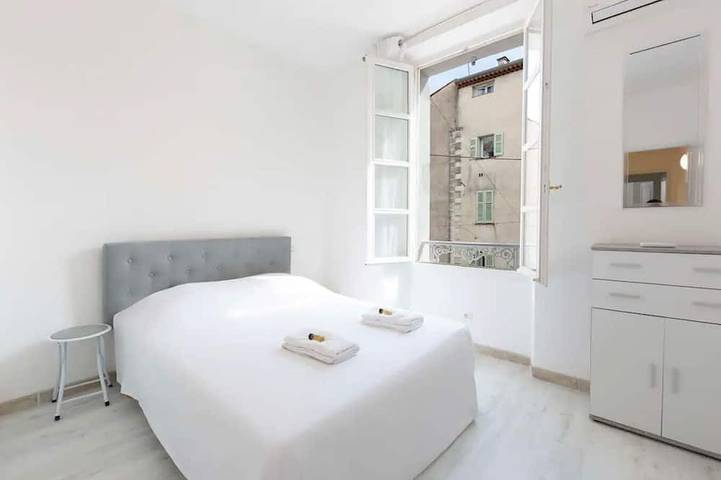 Appartement entier, Hyper Centre  Antibes maison de ville <br>climatisé de 100 m2  & terrasse 20m2 in Antibes, Côte méditerranéenne (France)