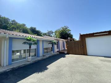 Gîte pour 4 personnes, avec piscine ainsi que jardin et terrasse en Gironde
