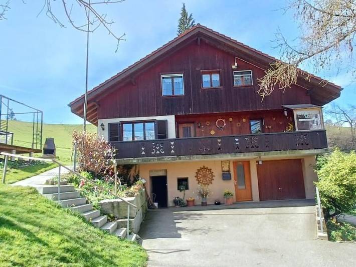 Casa rural con piscina para 5 personas, con jardín y piscina en Suiza