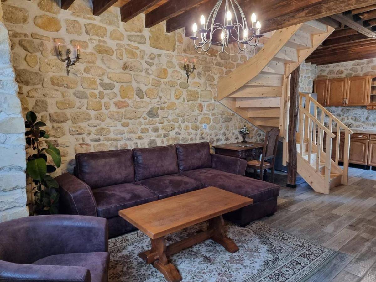 Appartement entier, Three-Bedroom Apartment in Boissy-l'Aillerie, Parc naturel régional du Vexin Français