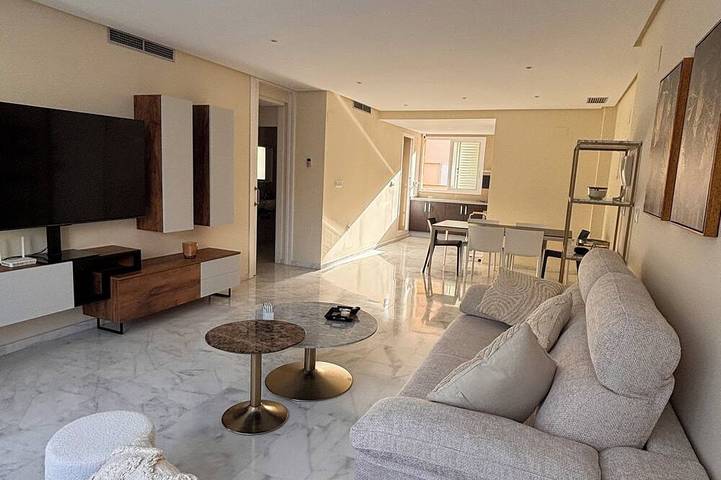 Ferieleilighet for 6 personer, med terrasse og jacuzzi i tillegg til badebasseng - 1
