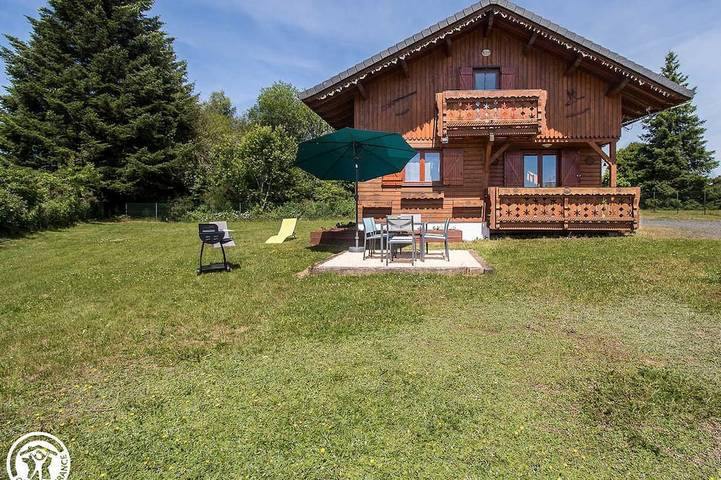 Location de vacances pour 4 personnes, avec balcon et jardin à Briffons