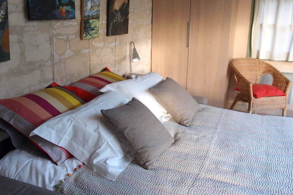 Paris 2 Schritte entfernt, Kleines Haus-Werkstatt Künstler, Charme und viel Grün.<br> in Le Vésinet, Yvelines