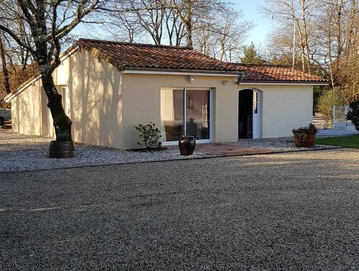 Studio pour 4 personnes, avec piscine ainsi que terrasse et jardin, animaux acceptés