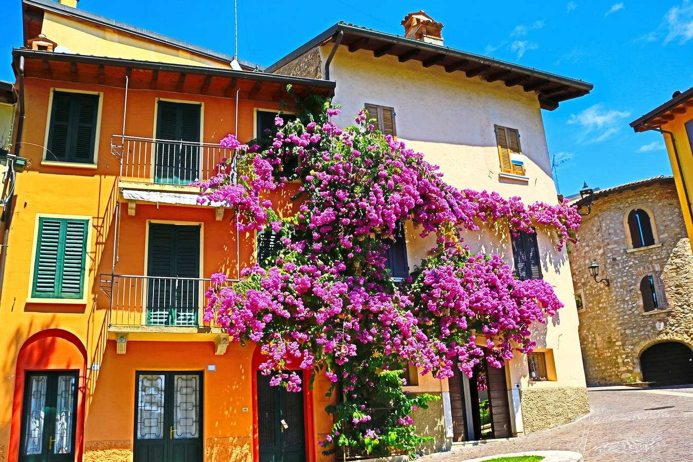 Ganze Wohnung, Lory-Cosy Gardone Old Town&Vittoriale in Gardone Riviera, Gardasee-Berge