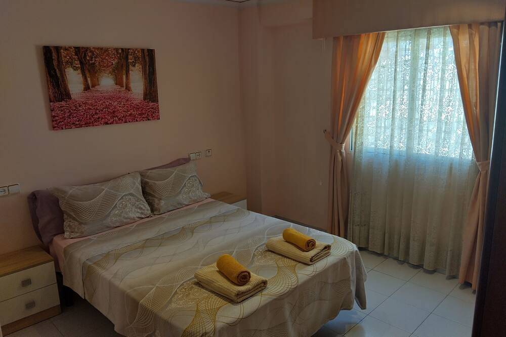 Appartamento intero, Tranquil 2-bedroom apartment with Ac in charming Gandia in Gandia, Costa de Valencia