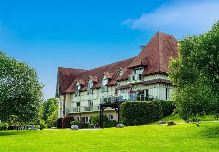 Hôtel pour 4 personnes, avec jardin ainsi que sauna et piscine
