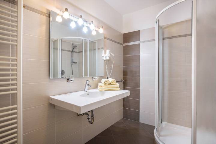 Hel lejlighed, Runcac - Holiday Apartment Corn with Mountain View, Wi-Fi & Balcony in San Vigilio di Marebbe, Enneberg