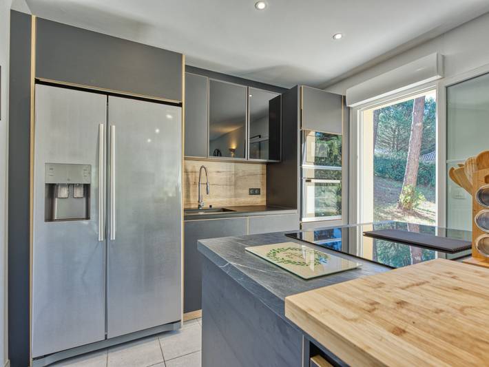 Location de vacances pour 10 personnes, avec jardin et terrasse dans Golf de la Méjanne - 4