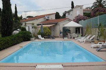 Location de vacances pour 6 personnes, avec terrasse et jardin à Afa