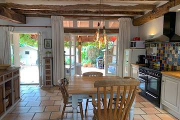 Location de vacances pour 6 personnes, avec jardin et terrasse à Saint-Méard-de-Gurçon