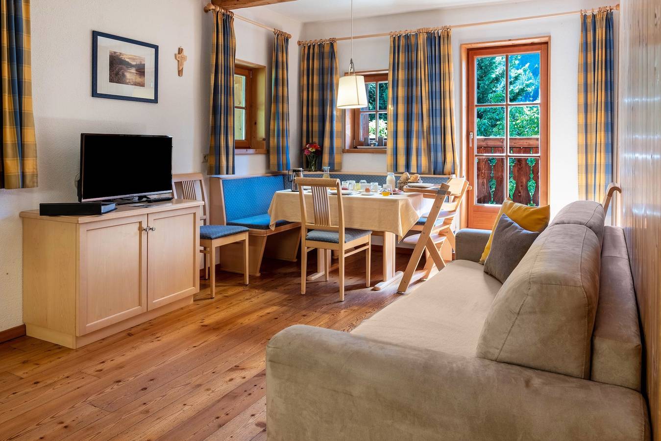 Ganze Wohnung, Ferienwohnung "Linde - Fiechterhof" mit Offener Gemeinschaftsterrasse, Gemeinschaftsgarten und Wlan in Sarntal, Sarntaler Alpen