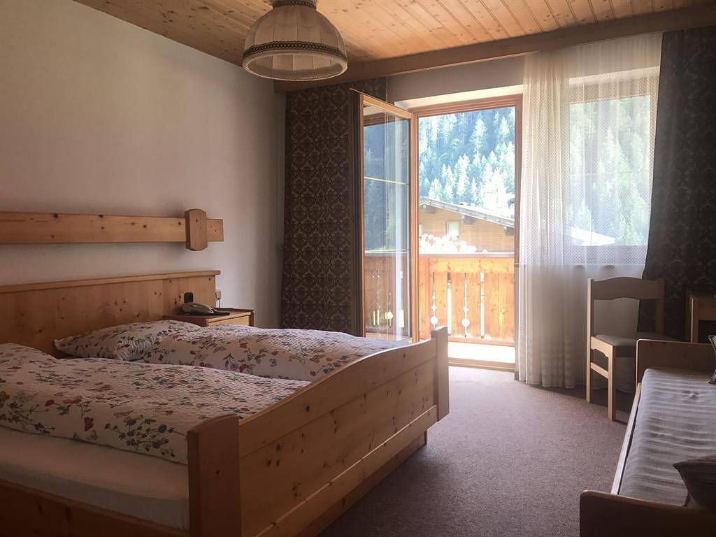 Zweibettzimmer, Dusche, Wc, Balkon in Gailtaler Alpen, Untertilliach