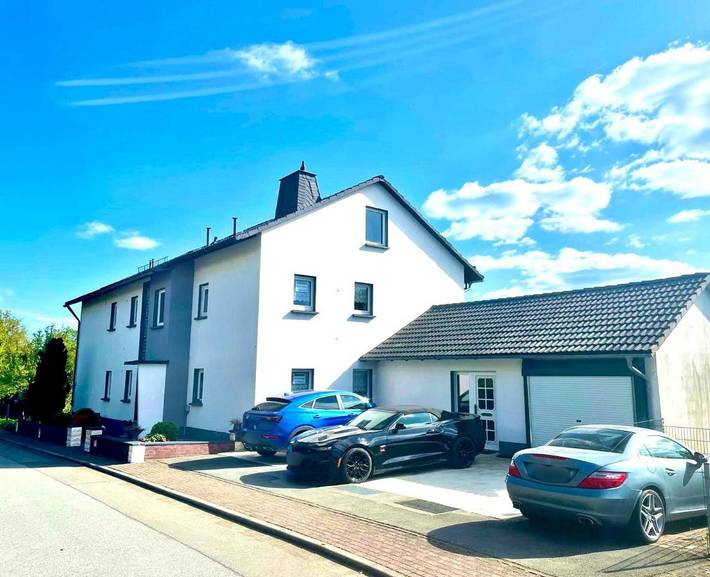 Ferienwohnung für 4 Personen, mit Balkon und Terrasse sowie Ausblick in Bromskirchen