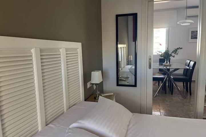 Entire apartment, Stunning penthouse apartment near the ocean with a view. Parking and Terrace in Torre del Mar, Vélez-Málaga