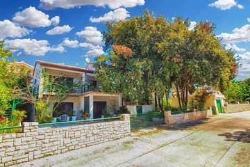 Ferienwohnung für 3 Personen in Pjescana Uvala