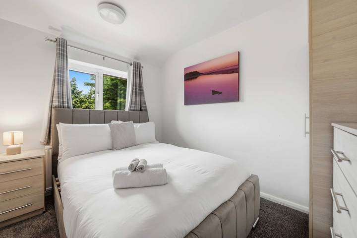 Comfortable 3 bed house near Bedgrove park in Aylesbury, Chiltern Hills